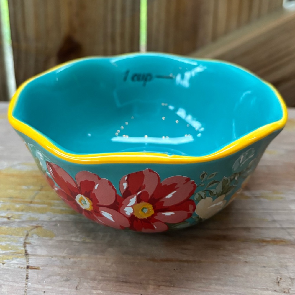Pioneer Woman Blue Stoneware 1 Cup Measuring Bowl with Pink Roses & Yellow Rim